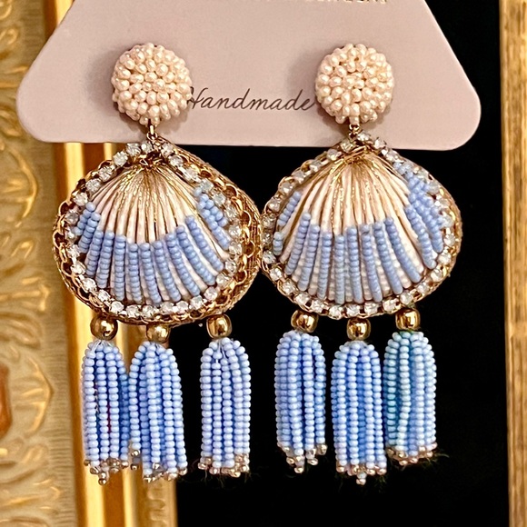 Deepa Gurnani Jewelry - 🌺🎉HP🎉🌺 NWT Deepa Gurnani Luxe Beaded Crystal Seashell Chandeliers